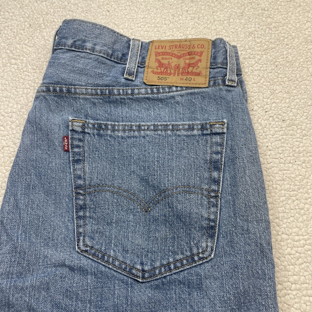 Levi's Denim Shorts Mens 40 Blue 505 Regular Fit Medium Wash 34505-2110 Cut Offs - Picture 2 of 9